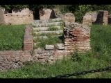 00651 ostia - regio ii - decumanus maximus - regio ii - insula ii - portico del tetto spiovente - treppe - 2018.jpg